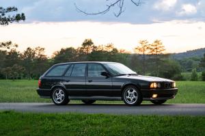 BMW M5 Touring 1992 года  (EU)